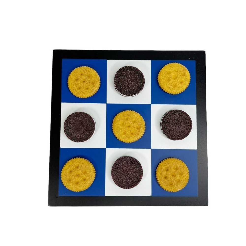Vintage Friendly Home Parties Cookies & Cracker Chess Checkers Set